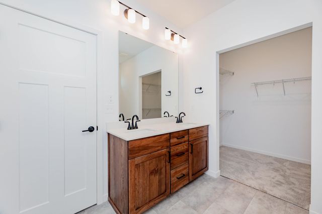 407 16th Street NE, Dilworth, MN 56529