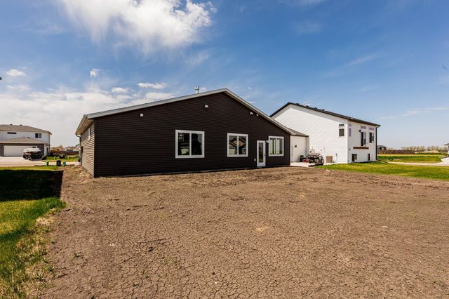 407 16th Street NE, Dilworth, MN 56529