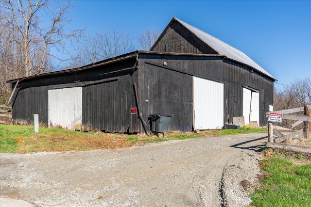 8225 W Prospect Road, Hillsboro, OH 45133