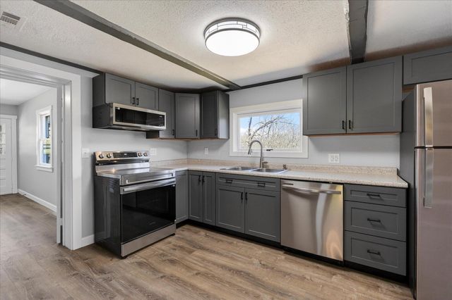 8225 W Prospect Road, Hillsboro, OH 45133