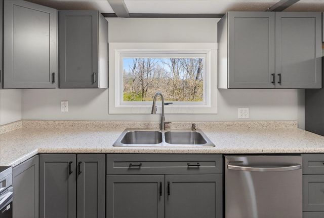 8225 W Prospect Road, Hillsboro, OH 45133