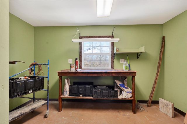 8225 W Prospect Road, Hillsboro, OH 45133