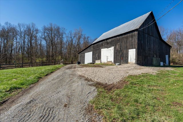 8225 W Prospect Road, Hillsboro, OH 45133