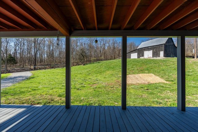 8225 W Prospect Road, Hillsboro, OH 45133