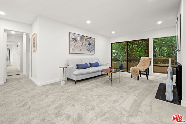 950 N Kings Road 209, West Hollywood, CA 90069