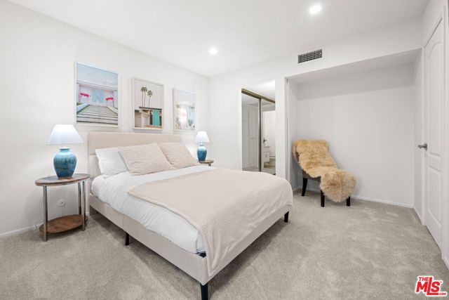 950 N Kings Road 209, West Hollywood, CA 90069