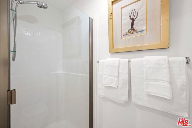 950 N Kings Road 209, West Hollywood, CA 90069