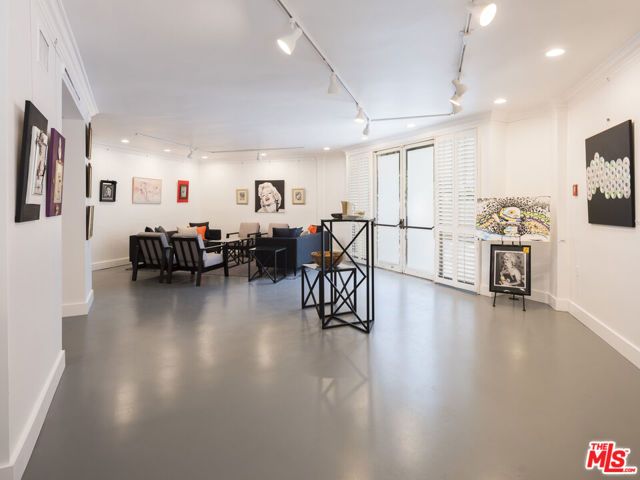 950 N Kings Road 209, West Hollywood, CA 90069