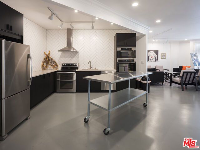 950 N Kings Road 209, West Hollywood, CA 90069