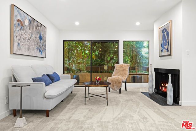 950 N Kings Road 209, West Hollywood, CA 90069