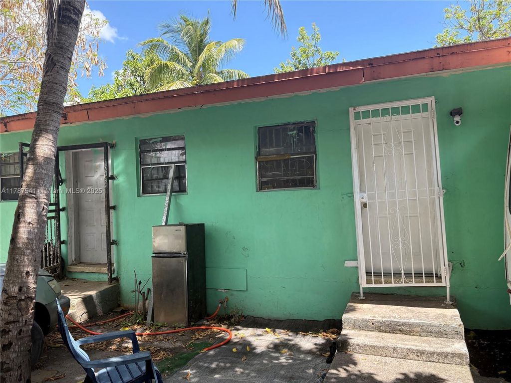 7803 NW Miami Pl, Miami, FL 33150