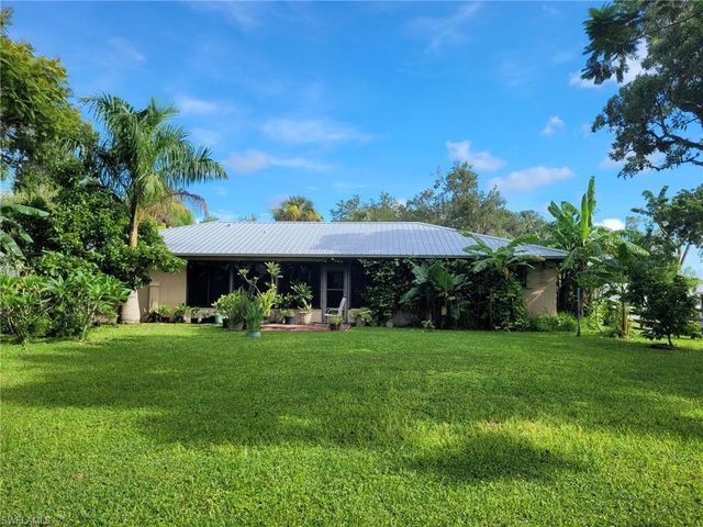 3145 Shell LN, Fort Denaud, FL 33935
