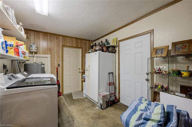 3145 Shell LN, Fort Denaud, FL 33935