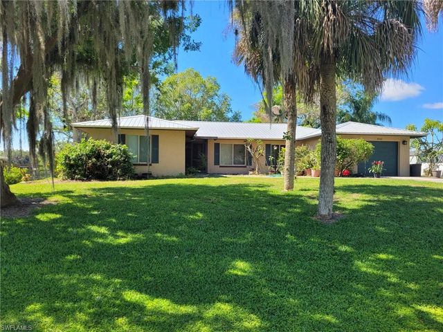 3145 Shell LN, Fort Denaud, FL 33935