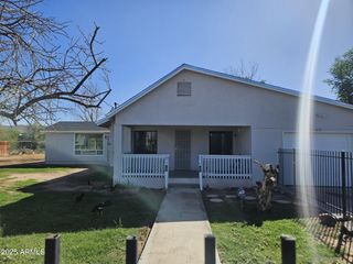 819 E APOLLO Road, Phoenix, AZ 85042