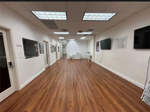 The Smoke Outlet, Lauderdale Lakes, FL 33319