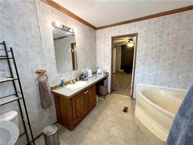 143 Sunchaser Trail, Mocksville, NC 27028