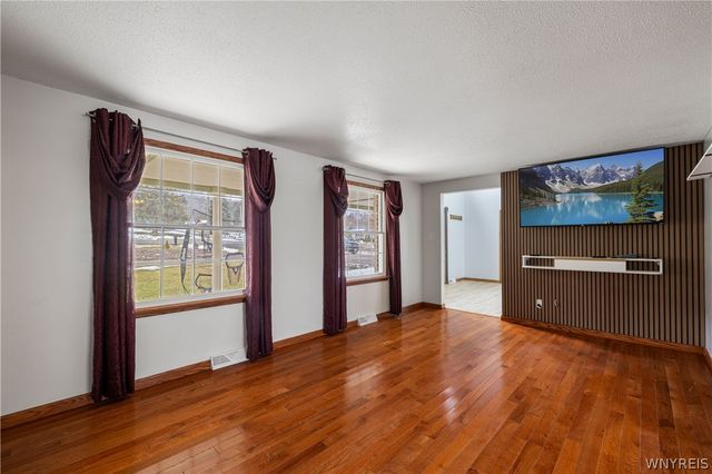 1043 Ridge Road, Lewiston, NY 14092