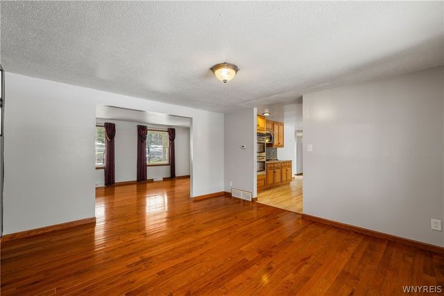 1043 Ridge Road, Lewiston, NY 14092