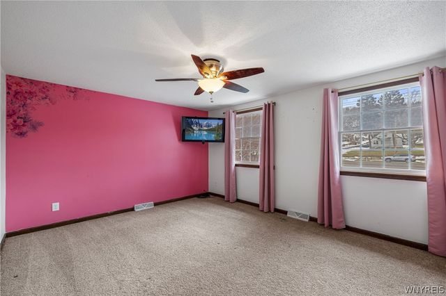 1043 Ridge Road, Lewiston, NY 14092