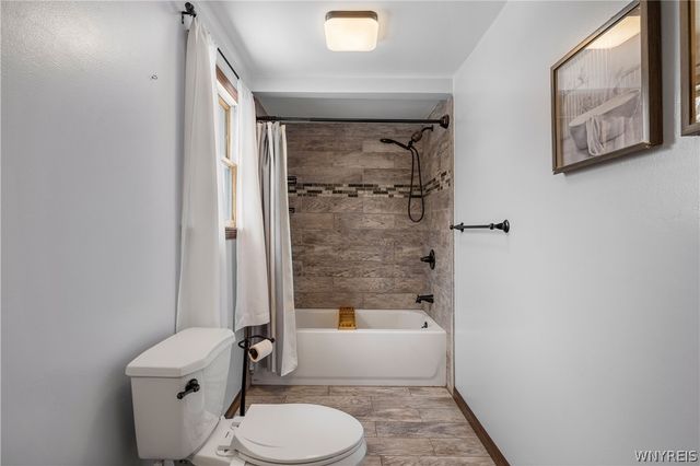 1043 Ridge Road, Lewiston, NY 14092