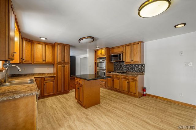 1043 Ridge Road, Lewiston, NY 14092