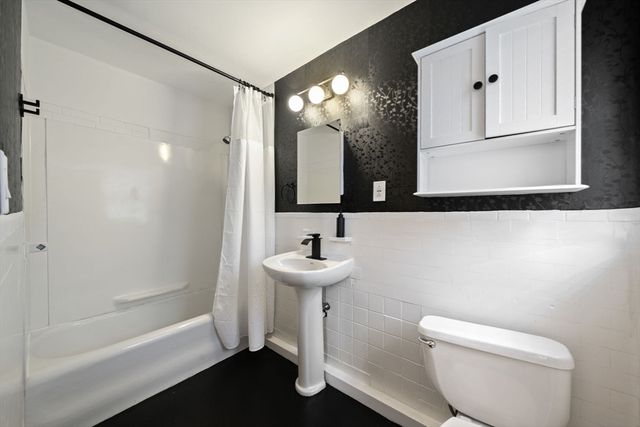 102 Revere St, Boston, MA 02114