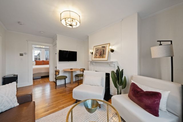 102 Revere St, Boston, MA 02114