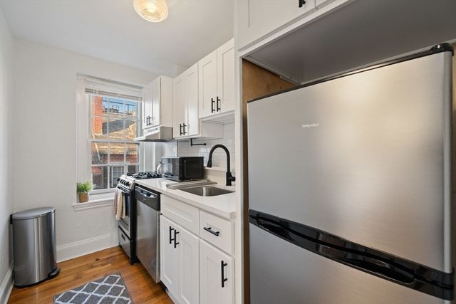 102 Revere St, Boston, MA 02114