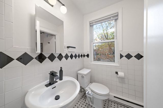 102 Revere St, Boston, MA 02114