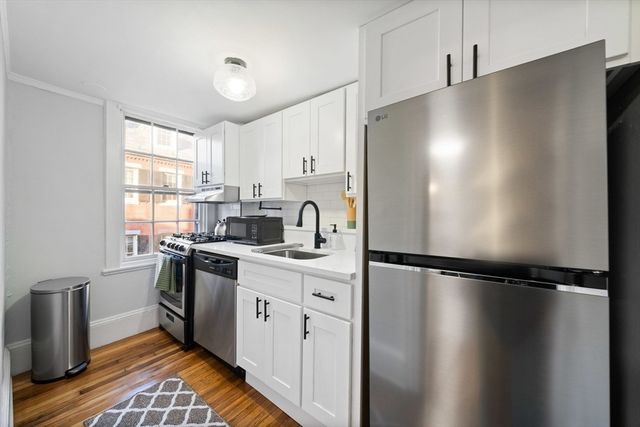 102 Revere St, Boston, MA 02114