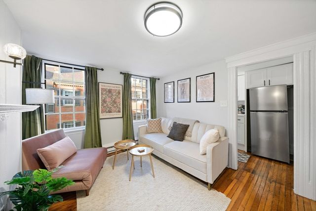 102 Revere St, Boston, MA 02114