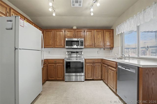 4310 S Lakewood Avenue, Tulsa, OK 74135