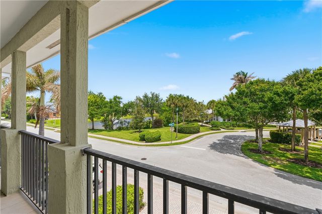 1835 Bridgepointe Circle 17, Vero Beach, FL 32967