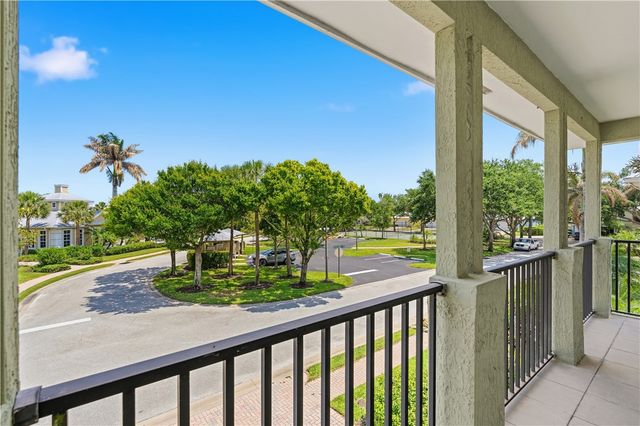1835 Bridgepointe Circle 17, Vero Beach, FL 32967