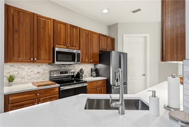 1835 Bridgepointe Circle 17, Vero Beach, FL 32967