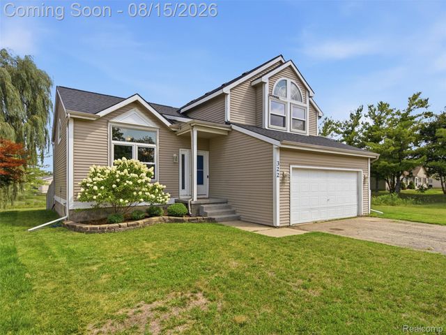 322 Princeton Drive, South Lyon, MI 48178