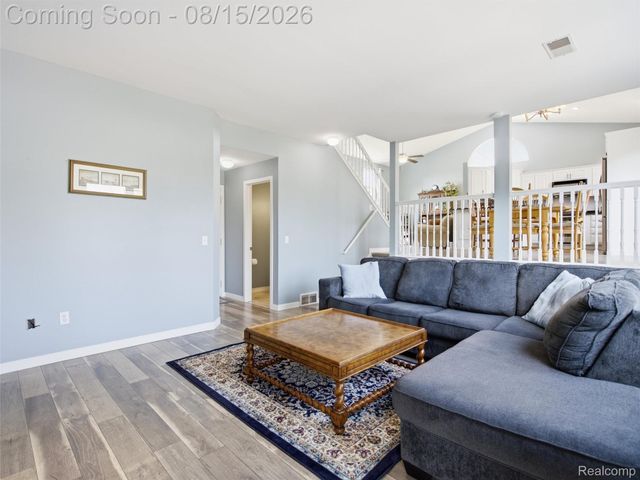 322 Princeton Drive, South Lyon, MI 48178