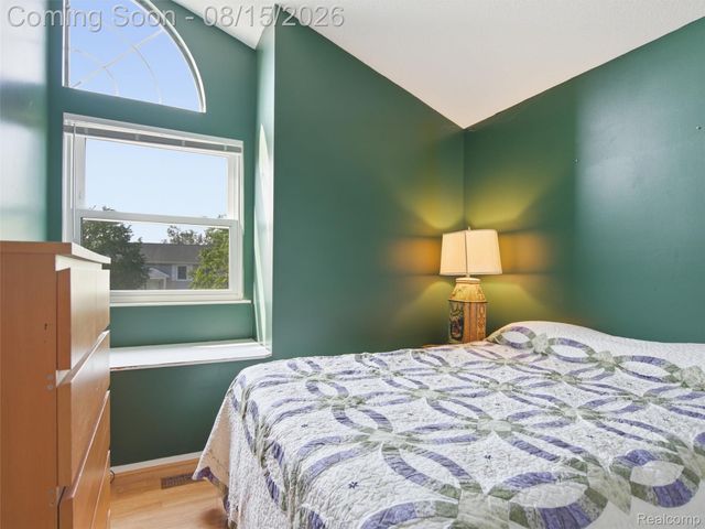 322 Princeton Drive, South Lyon, MI 48178