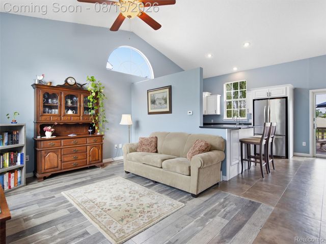 322 Princeton Drive, South Lyon, MI 48178