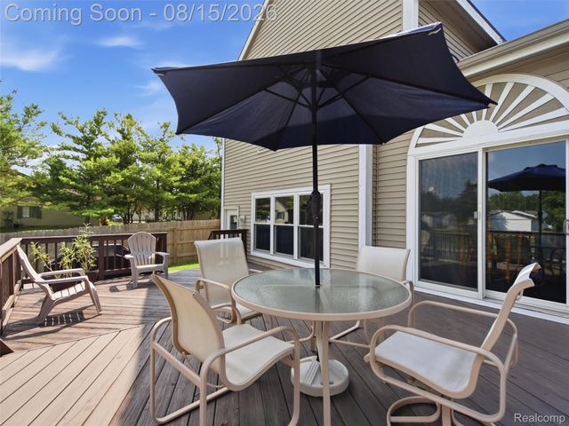 322 Princeton Drive, South Lyon, MI 48178
