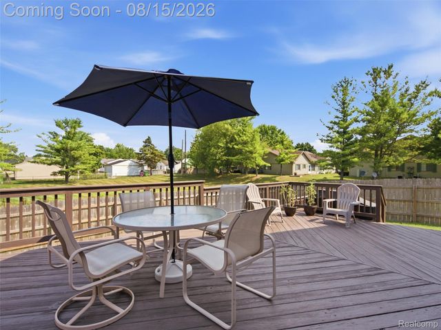 322 Princeton Drive, South Lyon, MI 48178