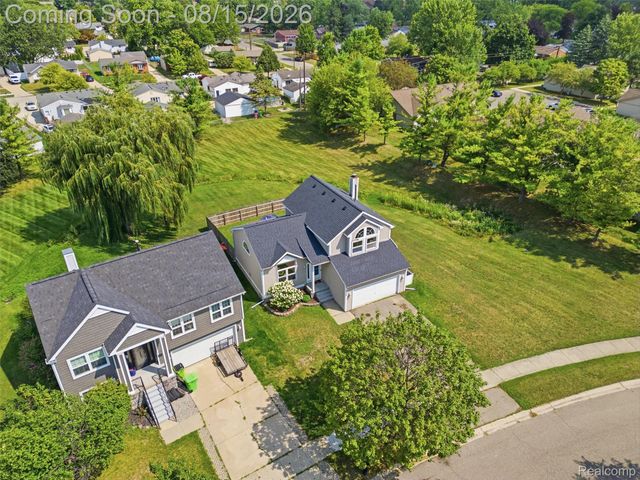 322 Princeton Drive, South Lyon, MI 48178