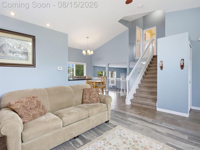 322 Princeton Drive, South Lyon, MI 48178