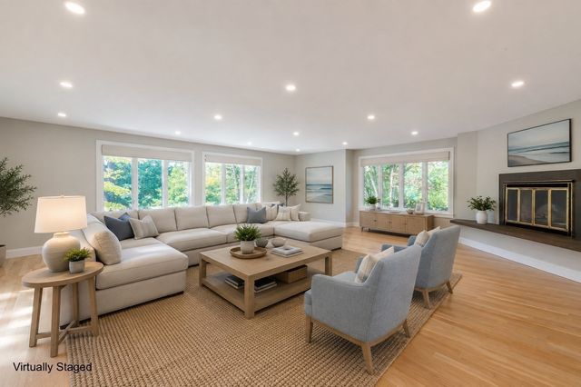 18 Marscot Way, Plymouth, MA 02360