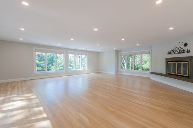 18 Marscot Way, Plymouth, MA 02360