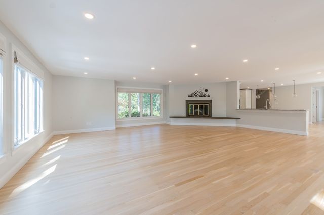 18 Marscot Way, Plymouth, MA 02360