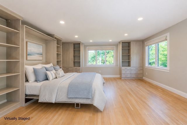 18 Marscot Way, Plymouth, MA 02360