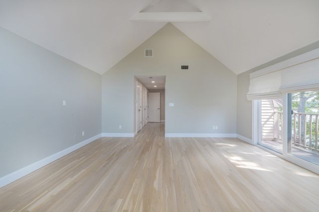 18 Marscot Way, Plymouth, MA 02360
