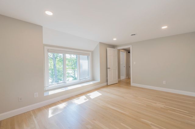 18 Marscot Way, Plymouth, MA 02360